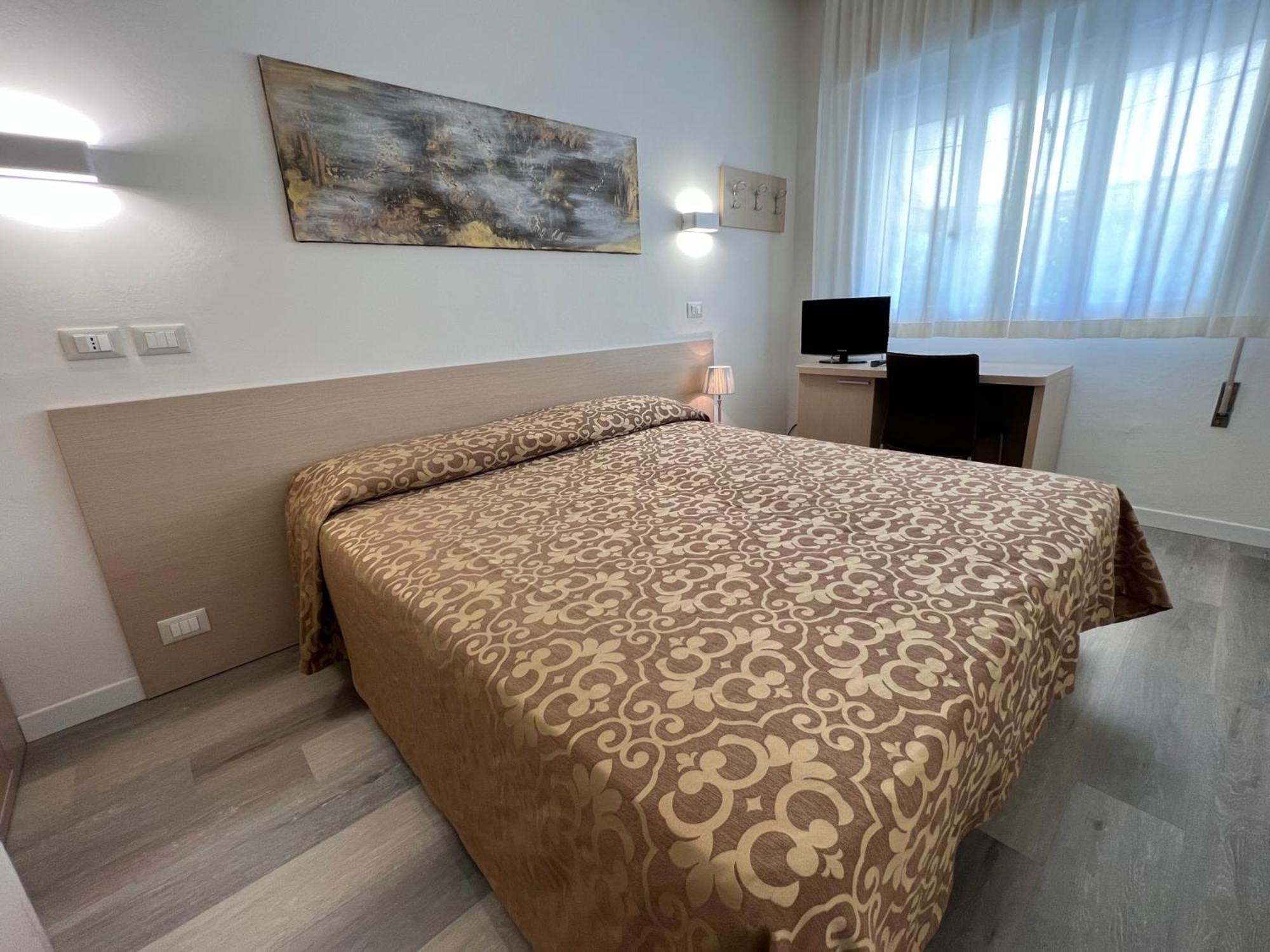Hotel Castiglione リニャーノ・サッビアドーロ エクステリア 写真