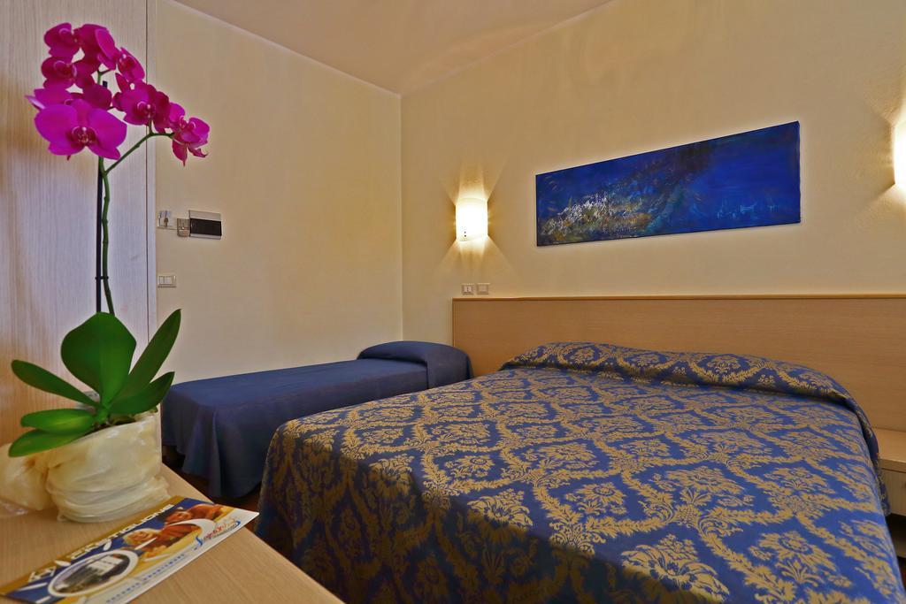 Hotel Castiglione リニャーノ・サッビアドーロ エクステリア 写真
