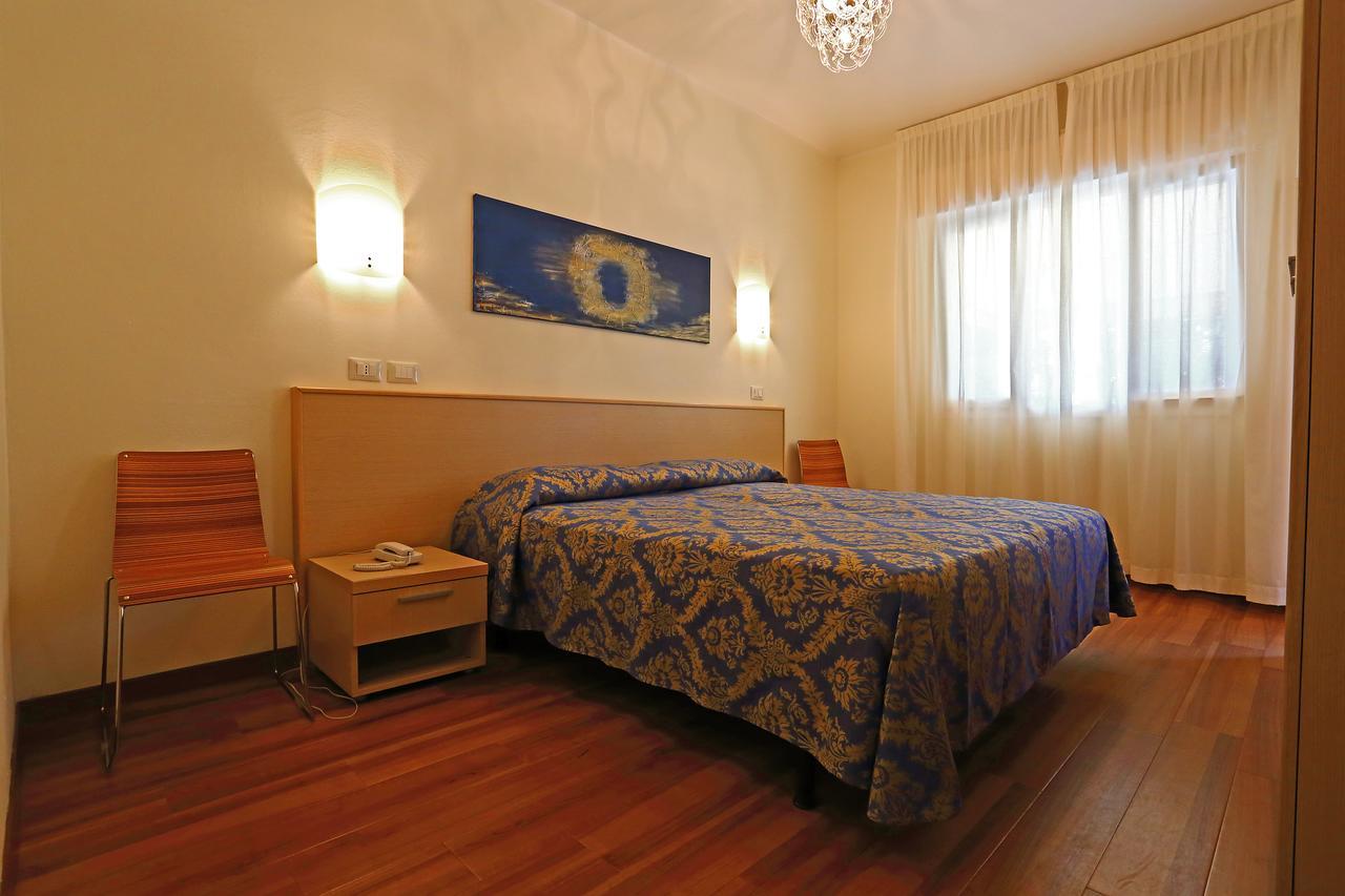 Hotel Castiglione リニャーノ・サッビアドーロ エクステリア 写真