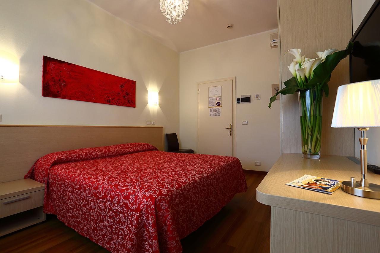 Hotel Castiglione リニャーノ・サッビアドーロ エクステリア 写真
