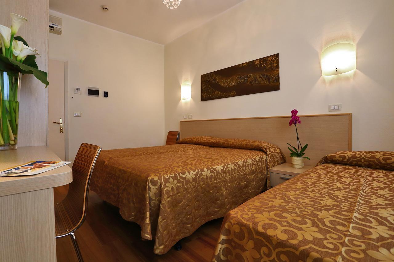 Hotel Castiglione リニャーノ・サッビアドーロ エクステリア 写真