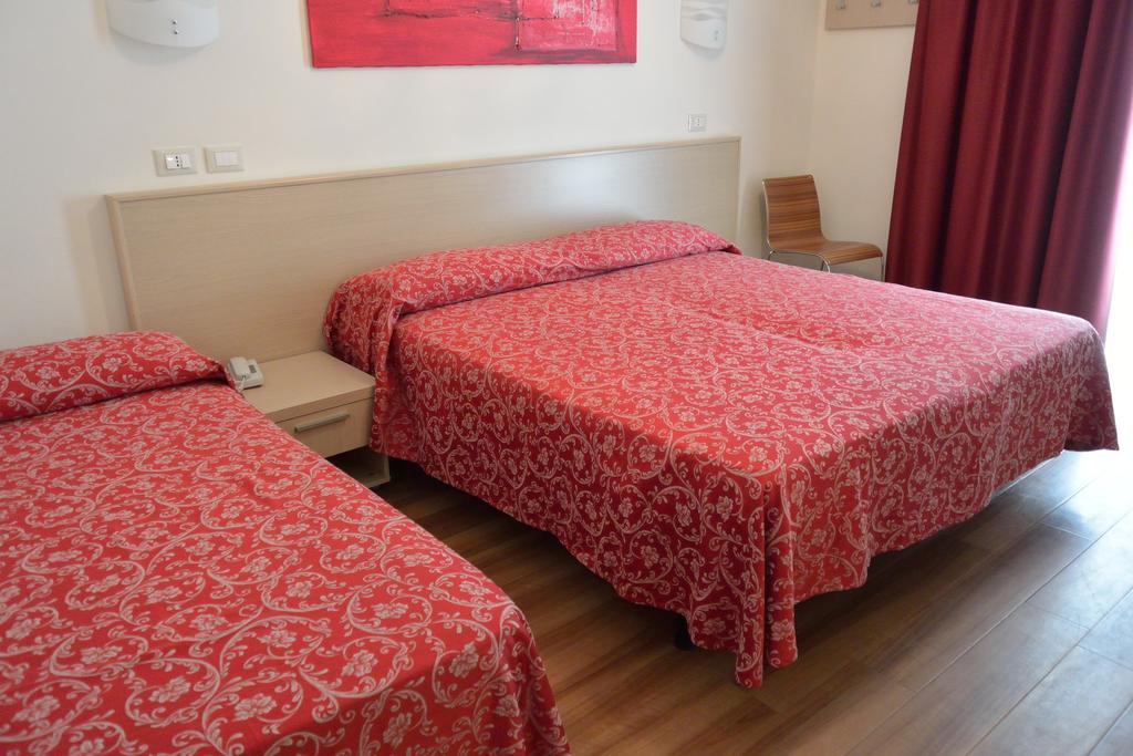 Hotel Castiglione リニャーノ・サッビアドーロ 部屋 写真