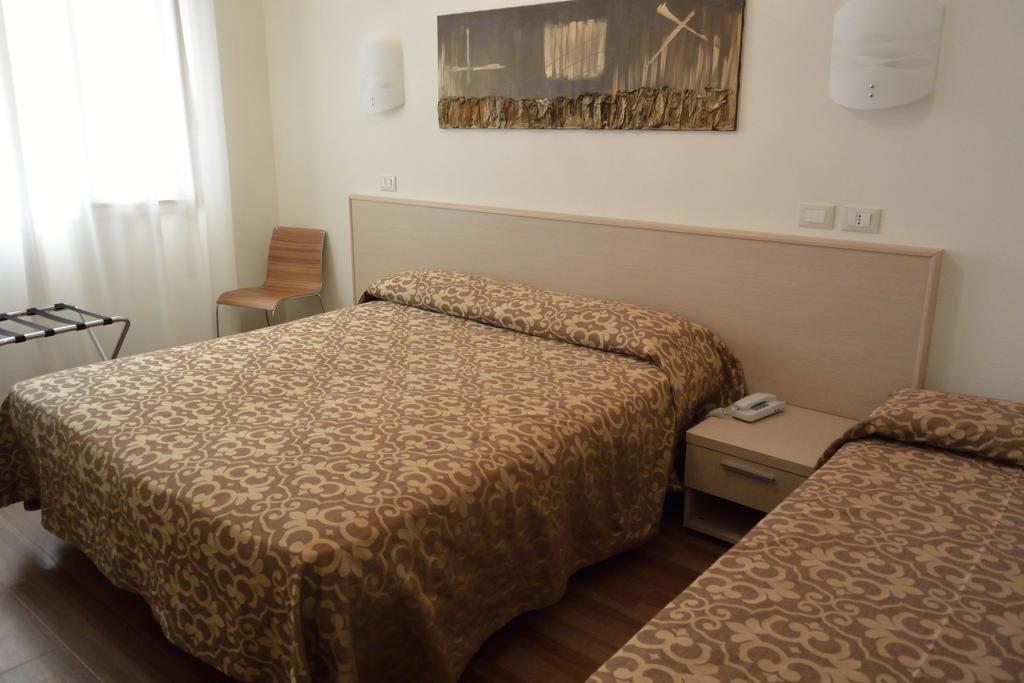 Hotel Castiglione リニャーノ・サッビアドーロ エクステリア 写真