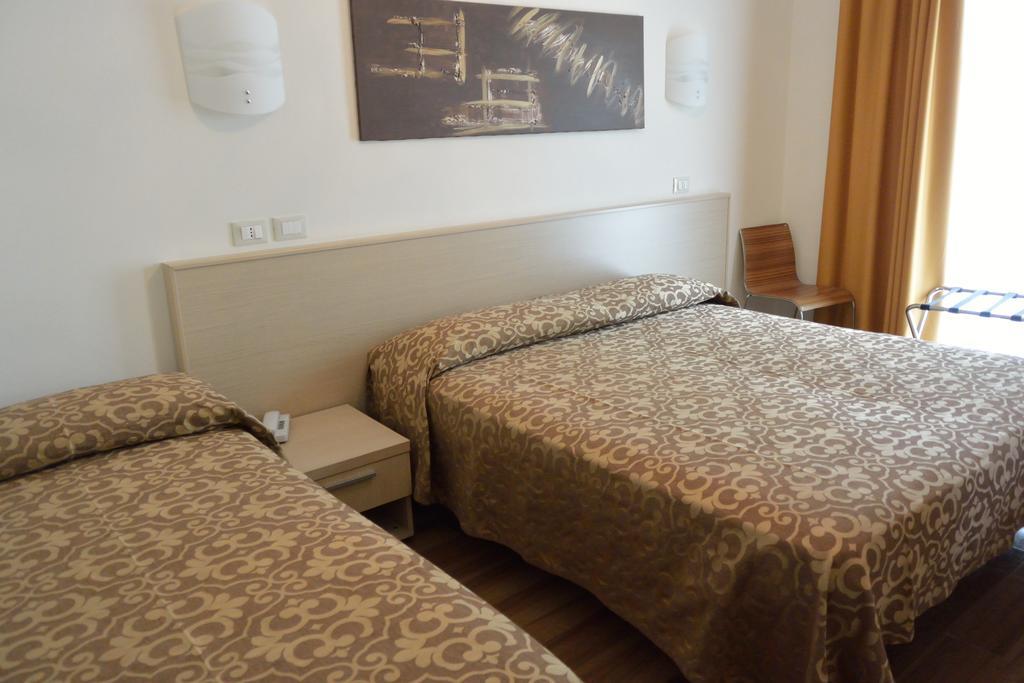 Hotel Castiglione リニャーノ・サッビアドーロ エクステリア 写真